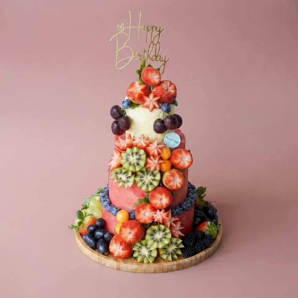 Melon Berries Cake