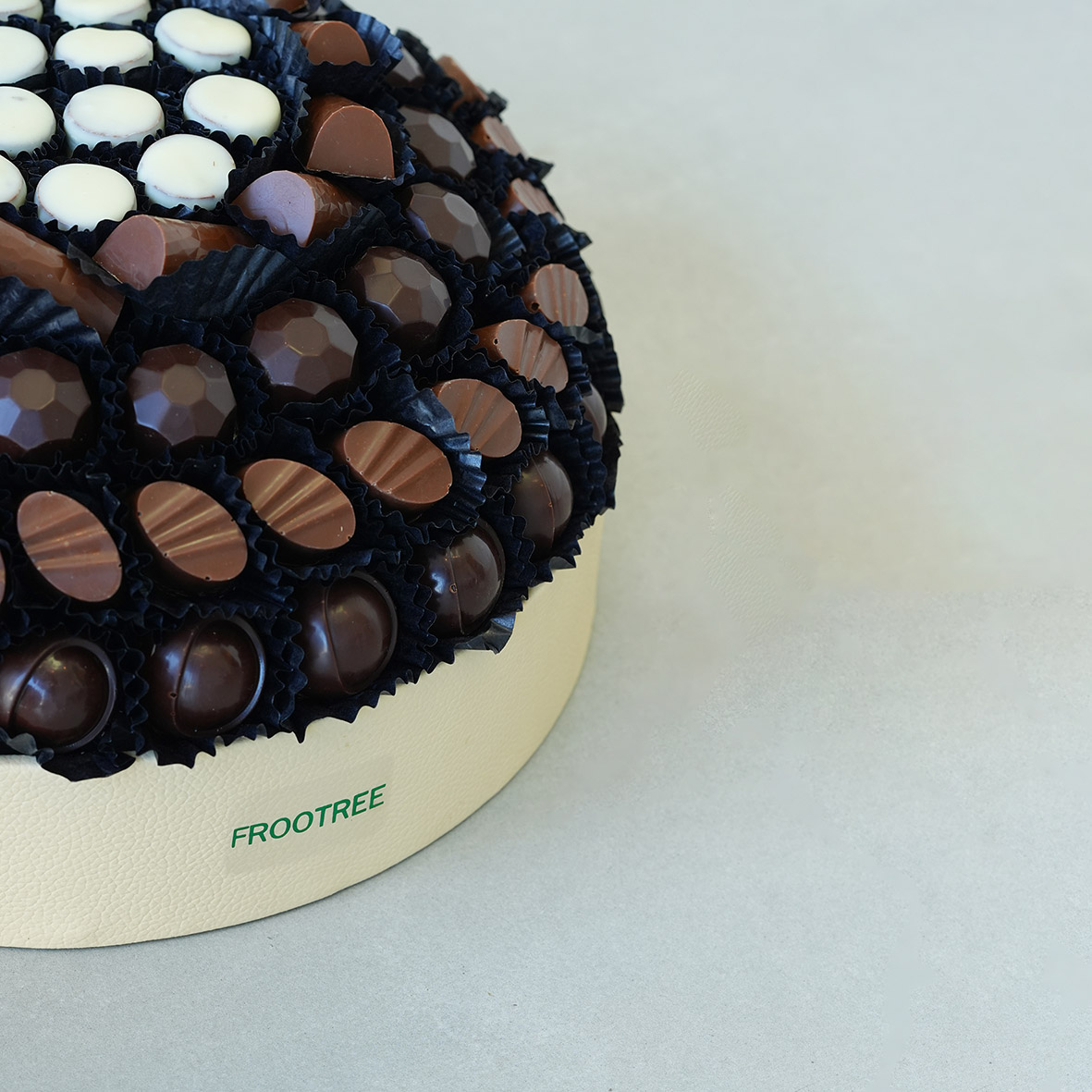 The Oval brown - Image 3